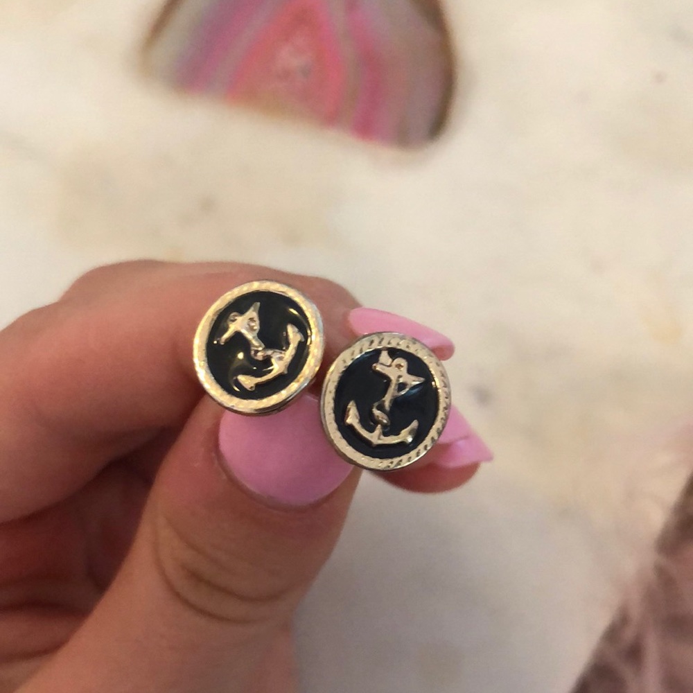 Navy and good anchor studs